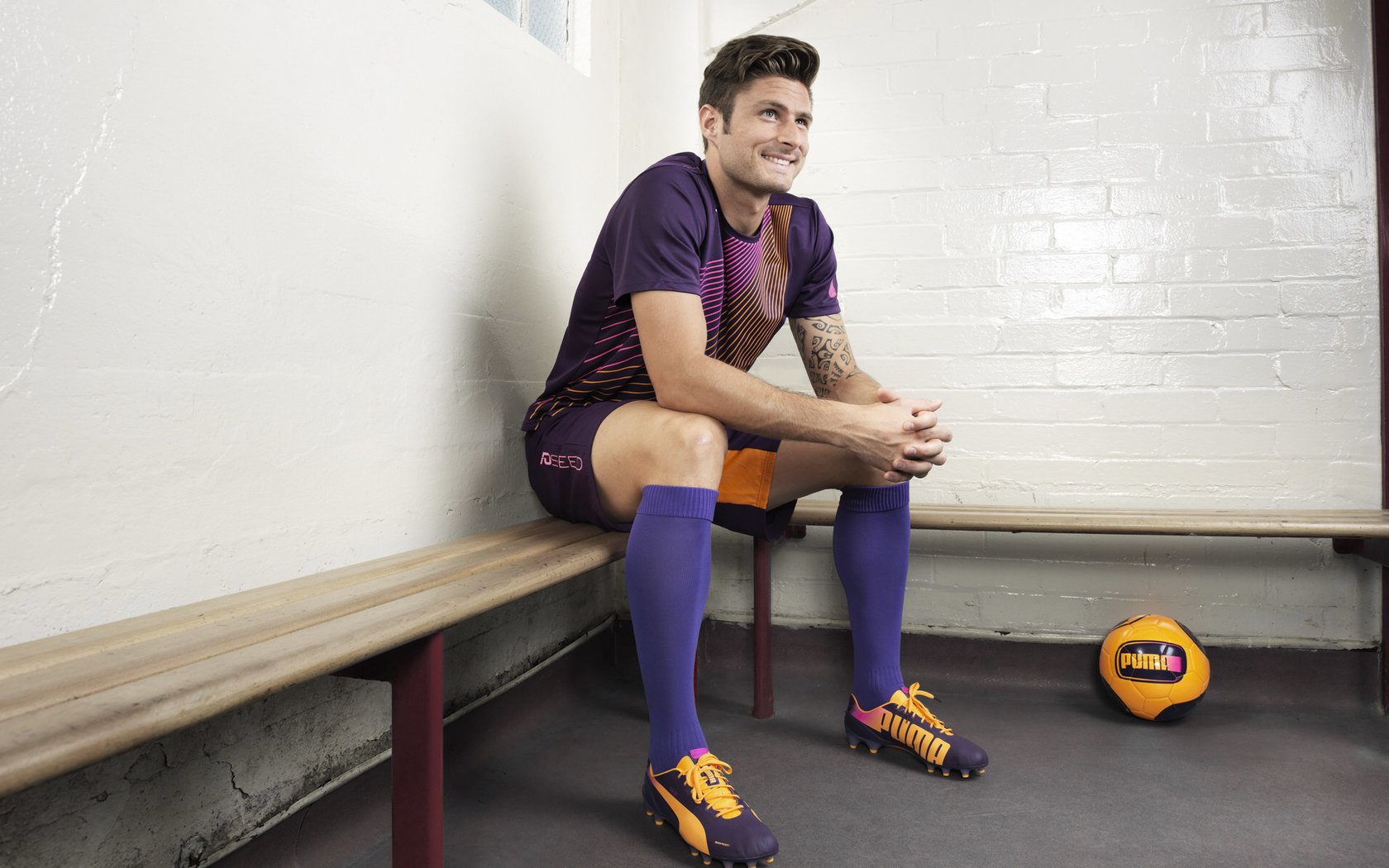 开云官方app入口-从巴黎到墨尔本，一场跨越时空的欧冠决赛式对决