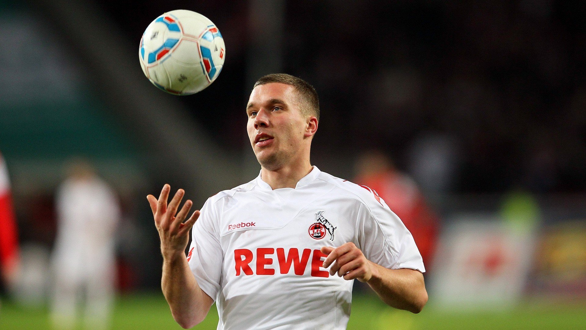 双线争冠启示录，德甲焦点战与活塞逆袭猛龙的战术共鸣