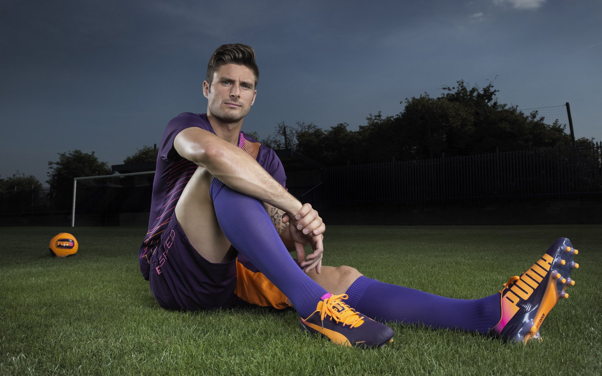 开云下载-绿茵场与乒乓台的双重奏，德国战车力克瑞典，张本智和率队奏凯