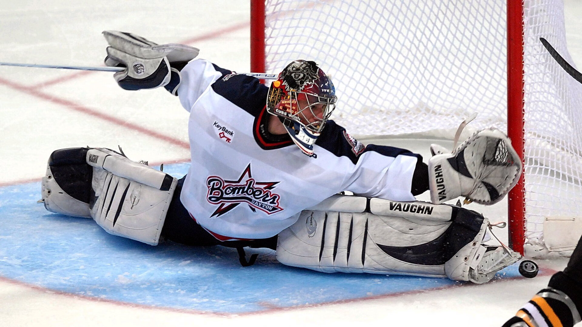 独步巅峰，迈凯伦碾压红牛二队，维斯塔潘关键制胜铸就唯一传奇